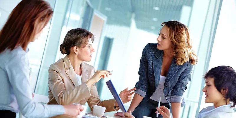 چرا خانمها آینده ی فروش B2B هستند؟